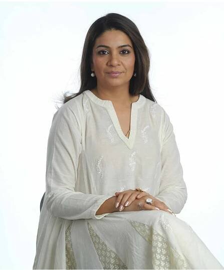 Contact – LARRA SHAH