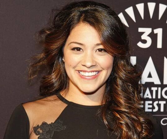 Gina Rodriguez Biography - Facts, Childhood, Family Life & Achievements