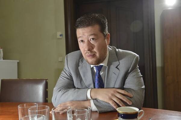 Okamura na chatu Blesk.cz: V Češích je málo vlastenectví, pomozte mi!