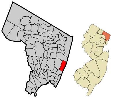 Location of Englewood Cliffs in Bergen County highlighted in red (left). Inset map: Location of Bergen County in New Jersey highlighted in orange (right).