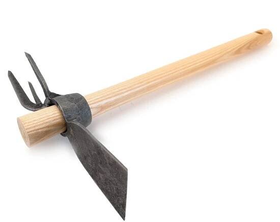 Zahradní motyčka 40 cm s jasanovou násadou