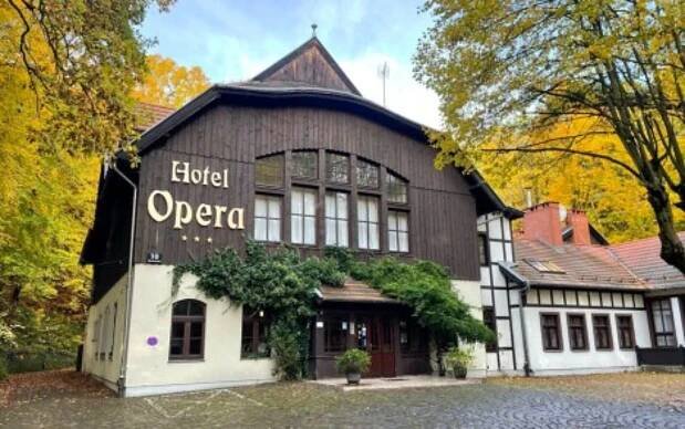Pobřeží Baltského moře: Sopoty v Hotelu Opera *** se snídaněmi, 2 saunami a kulečníkem + dětská herna a hřiště