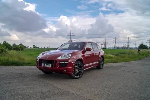Test Porsche Cayenne GTS (2008): Luxusní SUV s 298 kW za 600 tisíc?! (video) – GripTV