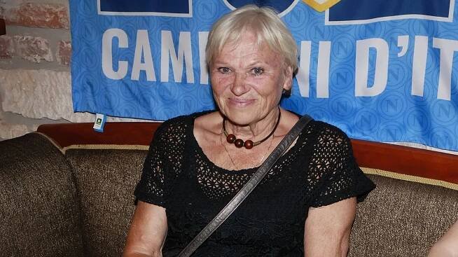 Ve společnosti se často neobjevuje, toto je výjimka: Druhá sestra Jiřího Korna je elegantní a šik dáma