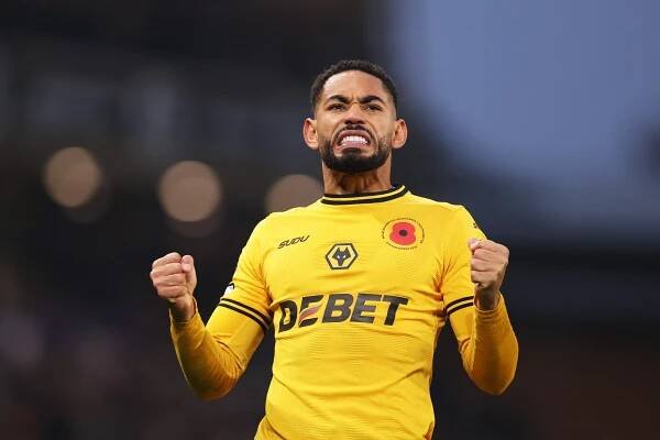WOLVERHAMPTON, ENGLAND - NOVEMBER 09: Matheus Cunha of Wolverhampton Wanderers celebrates scoring his team's second goal during the Premier League match between Wolverhampton Wanderers FC and Southampton FC at Molineux on November 09, 2024 in Wolverhampton, England. (Photo by Jack Thomas - WWFC/Wolves via Getty Images)
