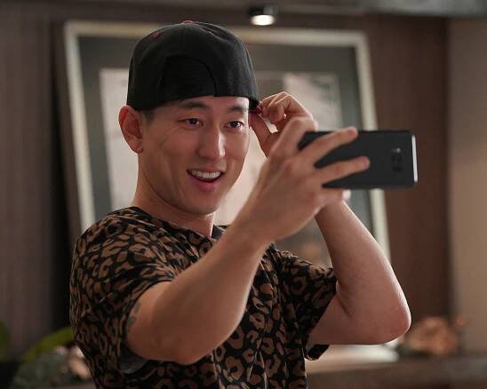 Single Parents - Good Holidays to You - Z filmu - Jake Choi