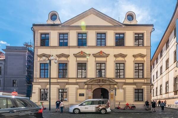 Exkluzívní kanceláře v historickém paláci na Praze 1