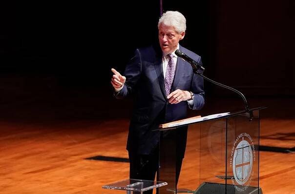 Bývalý americký prezident Clinton skončil v nemocnici: Hospitalizovali ho s infekcí