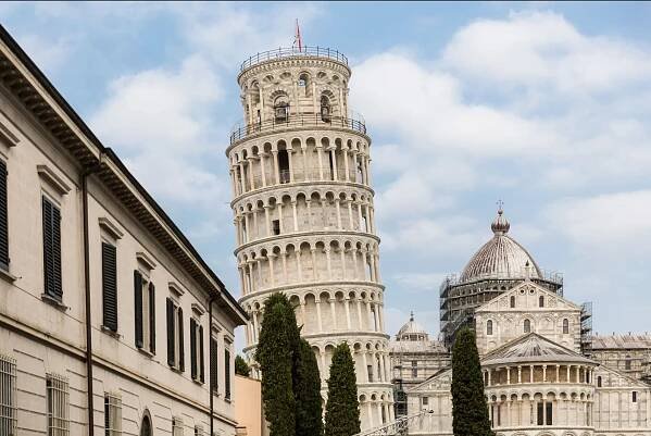 Pisa_La-Torre-Inclinada-y-Mas-scaled