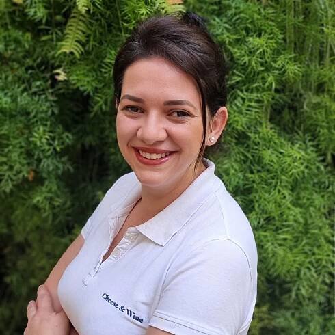Maria Soares, ensuring every meal is prepared with quality, tradition, and a touch of love.