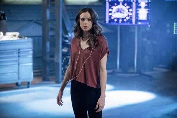 Flash - Therefore She Is - Z filmu - Danielle Panabaker