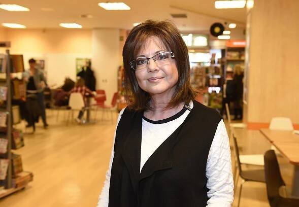 Zastavila stárnutí díky dobrým genům: Legendární hlasatelka Marie Tomsová podědila krásu po mamince