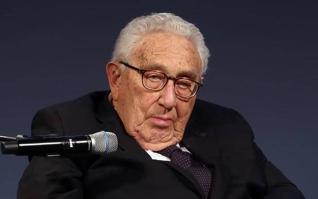Henry Kissinger sa v Pekingu stretol s čínskym ministrom obrany