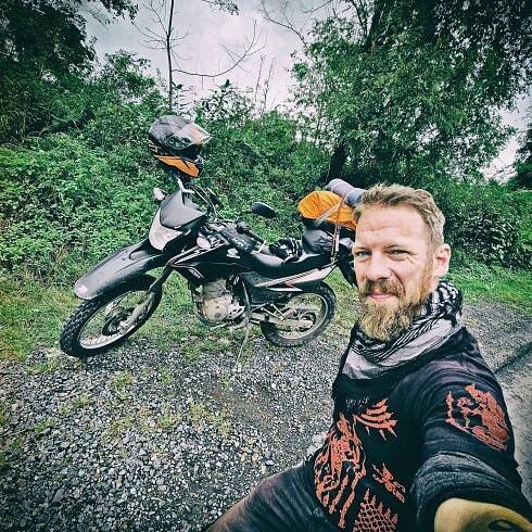 Čech projel na motorce Vietnam křížem krážem. Je to něco mezi punkem a výzvou, říká. Můžete se k němu přidat i vy