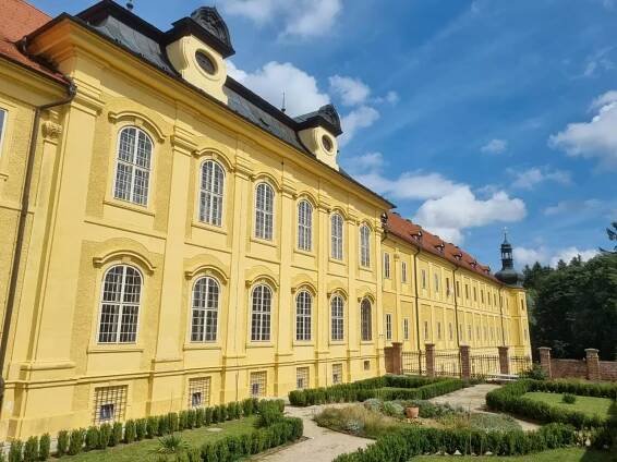 Klášter premonstrátů Teplá - Hroznatova akademie | Karlovy Vary Region Card