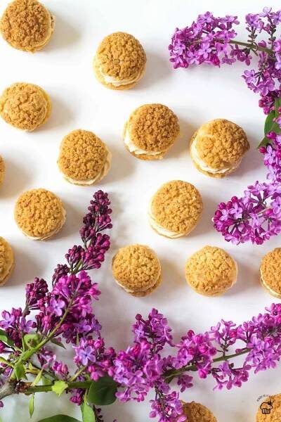 choux au craquelin s lotus biscoff krémom