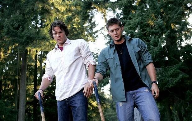 Lovci duchů - Ona je zombie - Z filmu - Jared Padalecki, Jensen Ackles