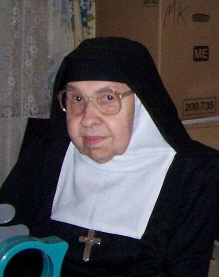 Soubor:2007-05-15 Matka Imelda Maria Bezděková před stěhováním kláštera na Chlumci u Ústí nad Labem do Kroměříže.jpg