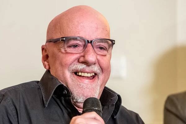 Paulo Coelho: Narodil jsem se skoro mrtvý, proto slavím svatého Josefa