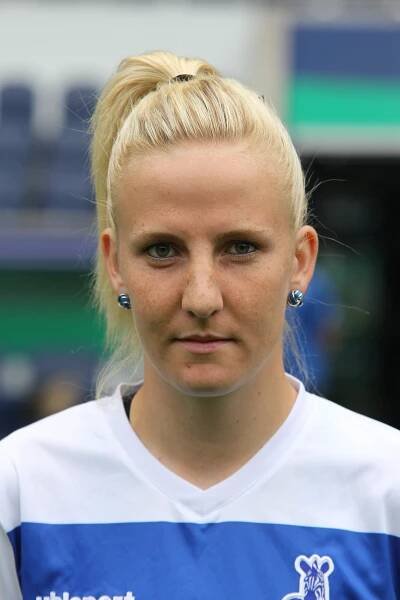 Julia Debitzki