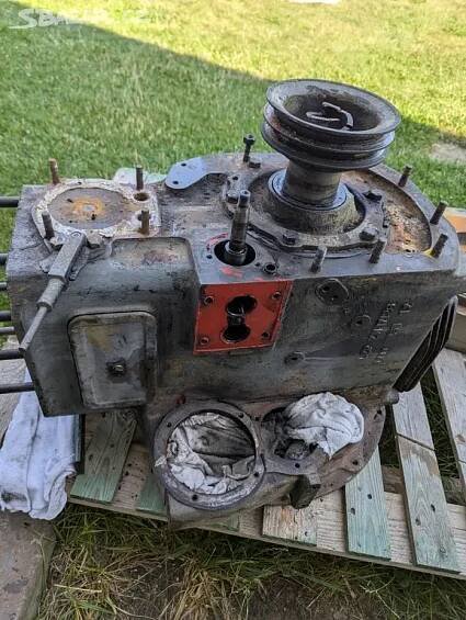 Motor Zetor 25