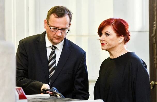 KOMENTÁŘ: Zásah na Úřadu vlády byl nezbytný