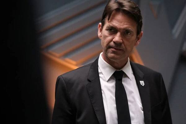 Original Batwoman cast member exits after two seasons