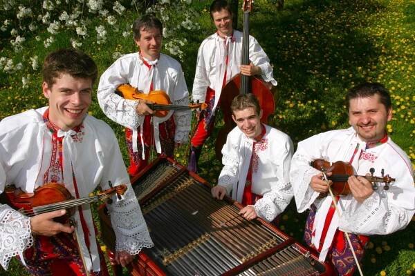 Cimbálová muzika Grajcar > Hudební skupiny > Nabídky > Superevent