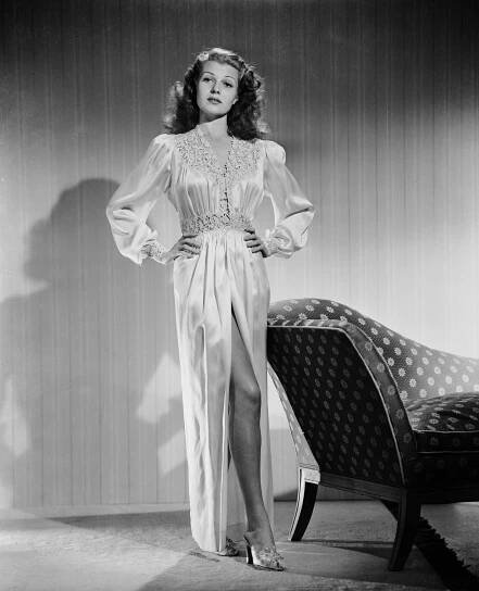 10 Chic Showgirls Who Shaped Fashion