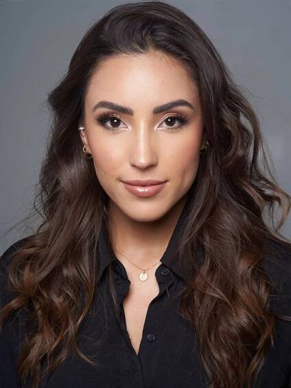 Dr. Gabriela Flores D.M.D