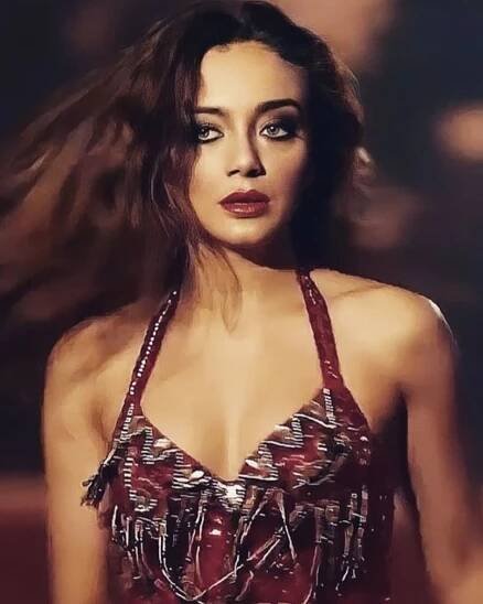 Damla Sönmez