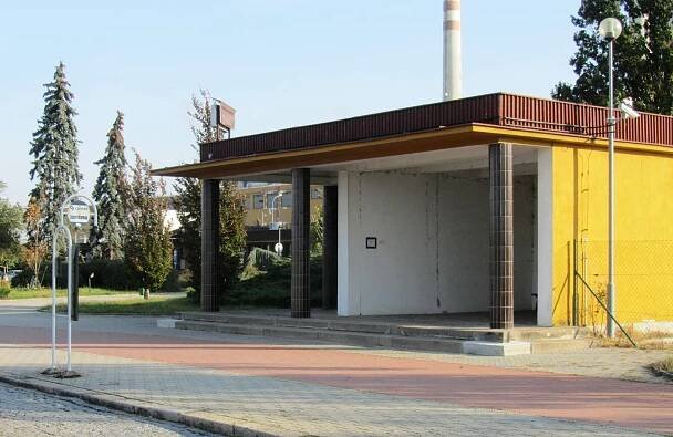 Fotografie - Opatovice nad Labem, elektrárna zastávka autobusu - 20.10.2020