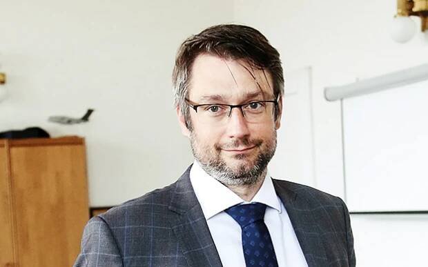 Galerie: Nejdu dělat politiku pro menšiny, říká kandidát ČSSD na primátora Jakub Landovský - Fotka 2 - Echo24.cz