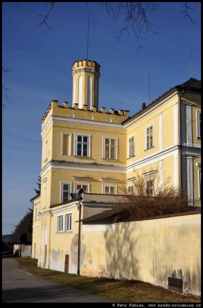 Vojkov – fotografie / hrady-zriceniny.cz