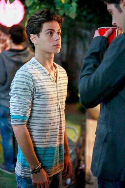 Fosterovi - Hra - Z filmu - Jake T. Austin