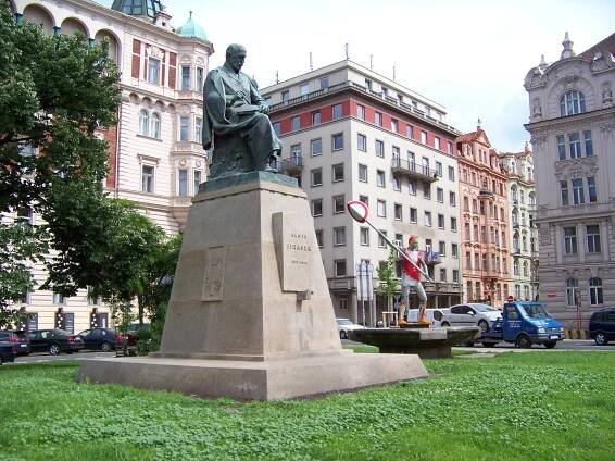 Jiráskovo náměstí (Praha)