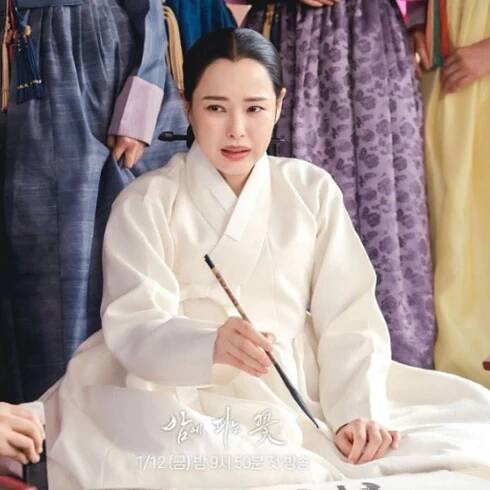 Lee Ha Nee 16