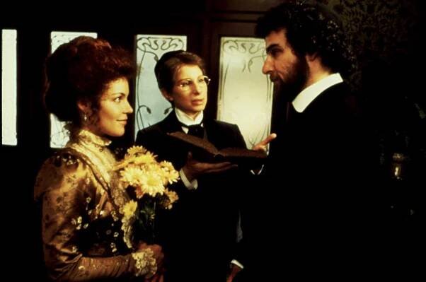 YENTL, Amy Irving, Barbra Streisand, Mandy Patinkin, 1983