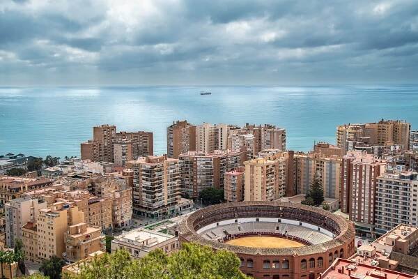 Nekřičet, nechodit nahoře bez: Málaga má nová pravidla, pokuty jsou vysoké - WN24.cz - World News 24