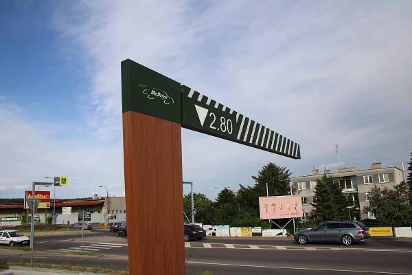Necelý týden po otevření pobočky řetězce McDonald’s ve Znojmě zájem zákazníků trvá.