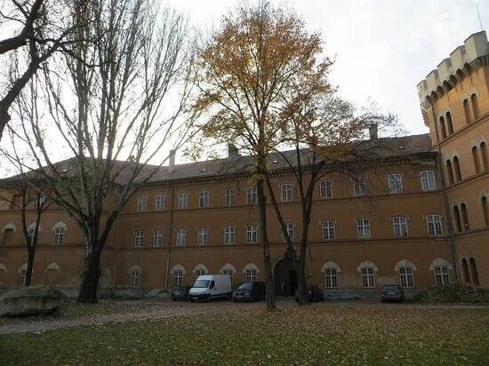 Huniade Castle