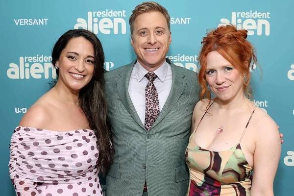 Sara Tomko, Alan Tudyk, Alice Wetterlund at the RESIDENT ALIEN -- "S4 Premiere”