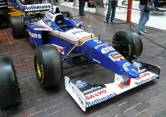 Williams FW18