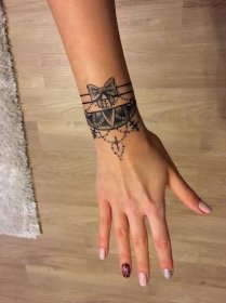 Nejkrásnější Tetování Na Ruku Dámské! 1
