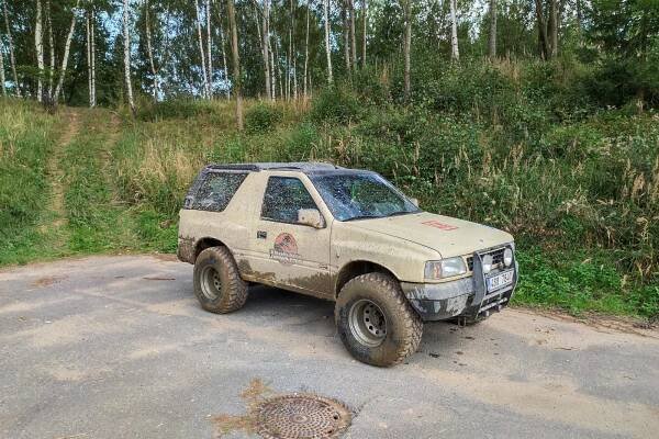 1994 Opel Frontera I UCS55, 1. generace 2.0 benzín 85 kW 170 Nm