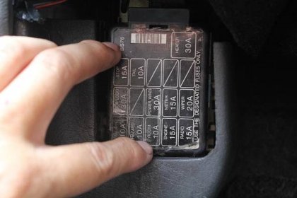 How to Replace an Automotive Fuse: 9 Steps (with Pictures)