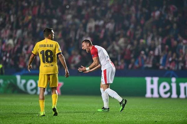 Utkání 3. kola skupinové fáze Ligy mistrů mezi SK Slavia Praha a FC Barcelona