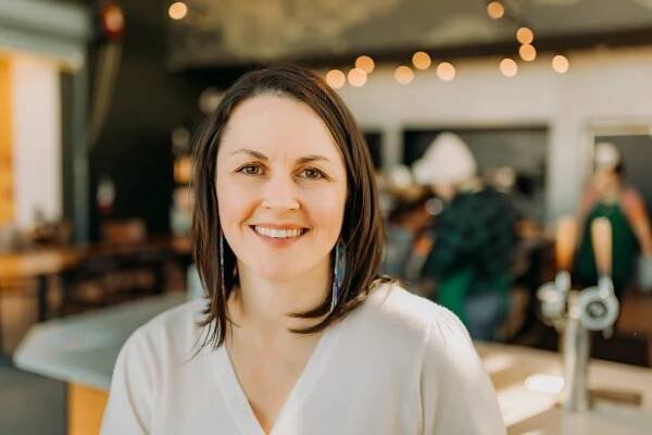 Kelly Campbell headshot.