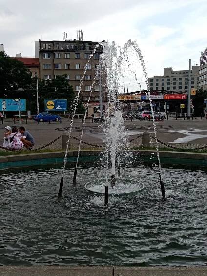 Fotogalerie • Fontána před výstavištěm II (Kašna, fontána) • Mapy.com