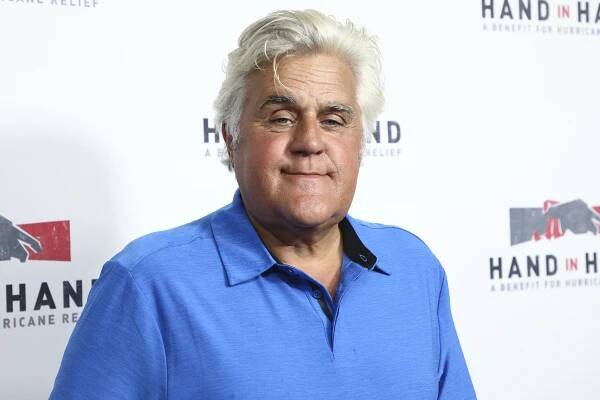 Moderátor Jay Leno skončil s vážnými popáleninami v nemocnici